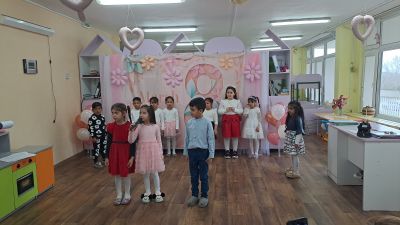 ПРАЗНИКА НА МАМА В ТРЕТА ВЪЗРАСТОВА ГРУПА 10