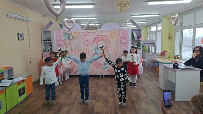 ПРАЗНИКА НА МАМА В ТРЕТА ВЪЗРАСТОВА ГРУПА 4