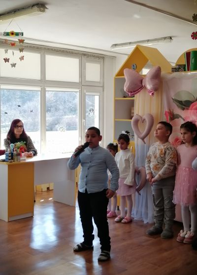 ЧЕСТИТ ПРАЗНИК МИЛА МАМО - ЧЕТВЪРТА ВЪЗРАСТОВА ГРУПА 1